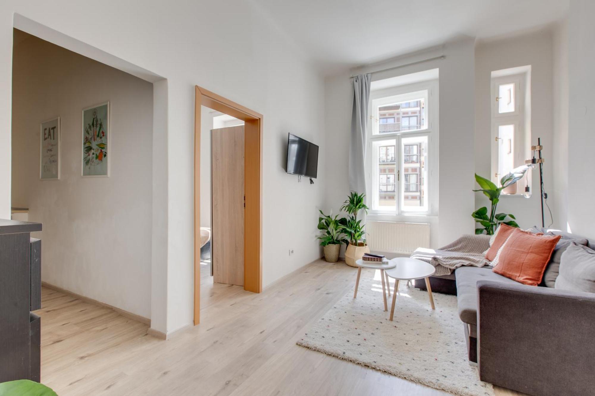 Romantic By The Park - Uaka7 Prag